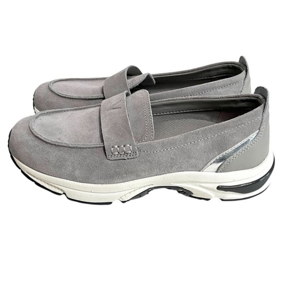 Vionic 23Walk Grey Suede Orthotic Walking Arch Support Comfort Loafer NWOT - Picture 2 of 12